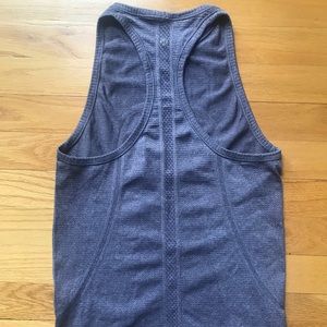 Lululemon top